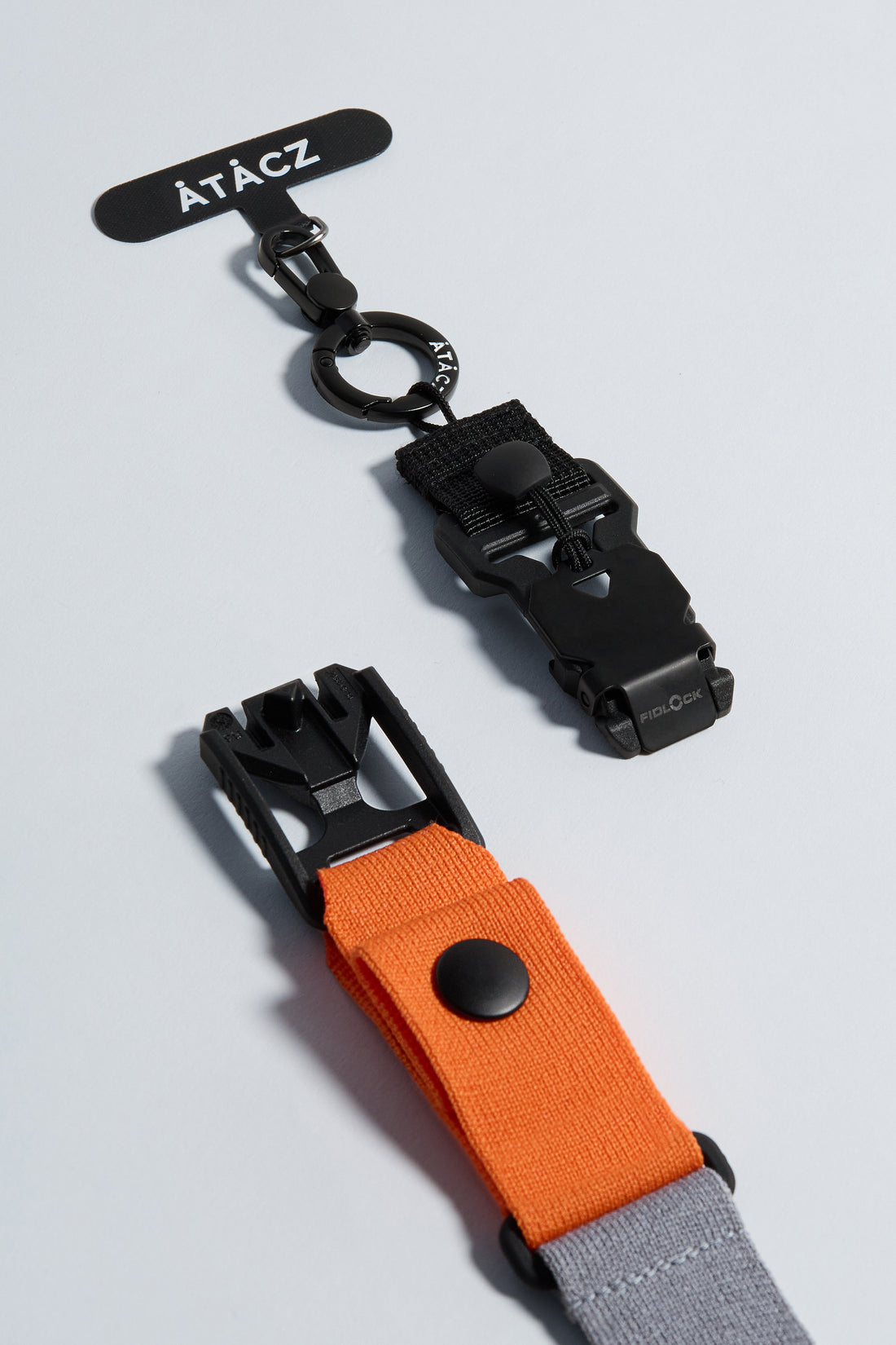 The CONNECT 2-in-1 sling-to-handle length, crafted from 100% recycled Repreve Nylon, combines premium materials with durable knitting technology. The FIDLOCK Buckle handles high tensile forces, and the quick-release feature ensures convenience. Plus, the universal Strap Card makes it compatible with all iPhone and Android cases.